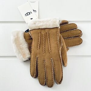 UGG Classic Tasman Exposed Sheepskin Shearling Winter Gloves In Chestnut Large